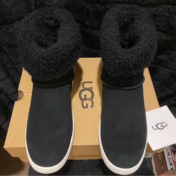 UGG Shoes - Uggs black suede sneaker size 8 1/2